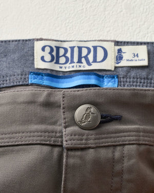 Breakout Broken Twill Short